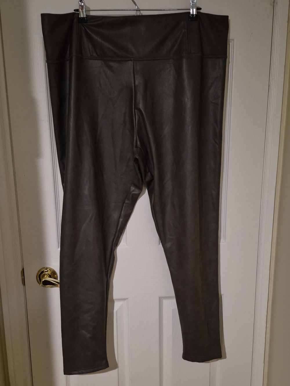 7 For All Mankind Grey Vegan Leather Pants Size 3X